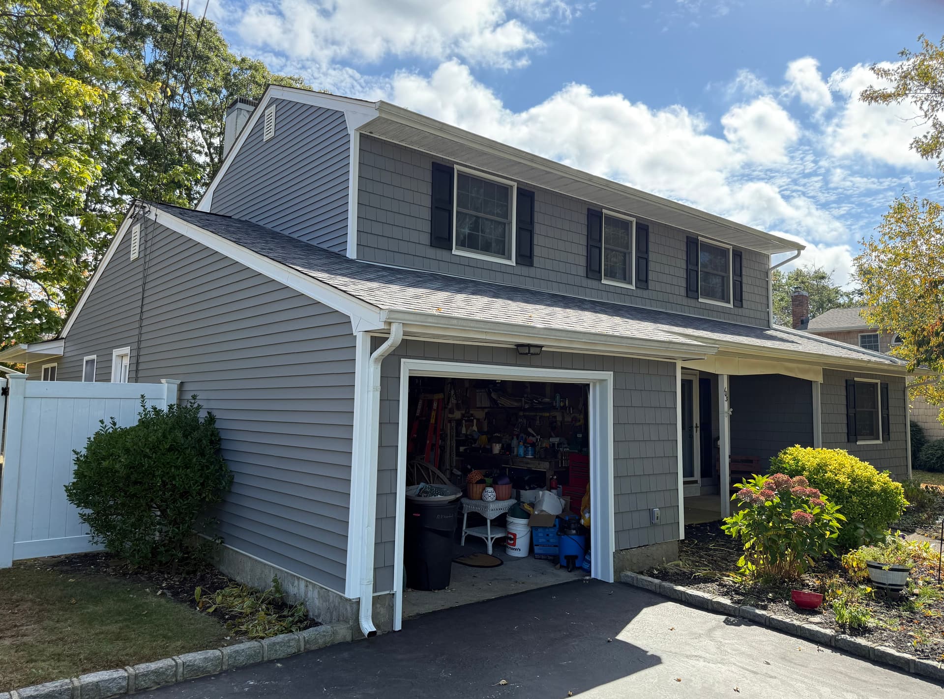 Eye-Catching Siding Installation in Oakdale NY image